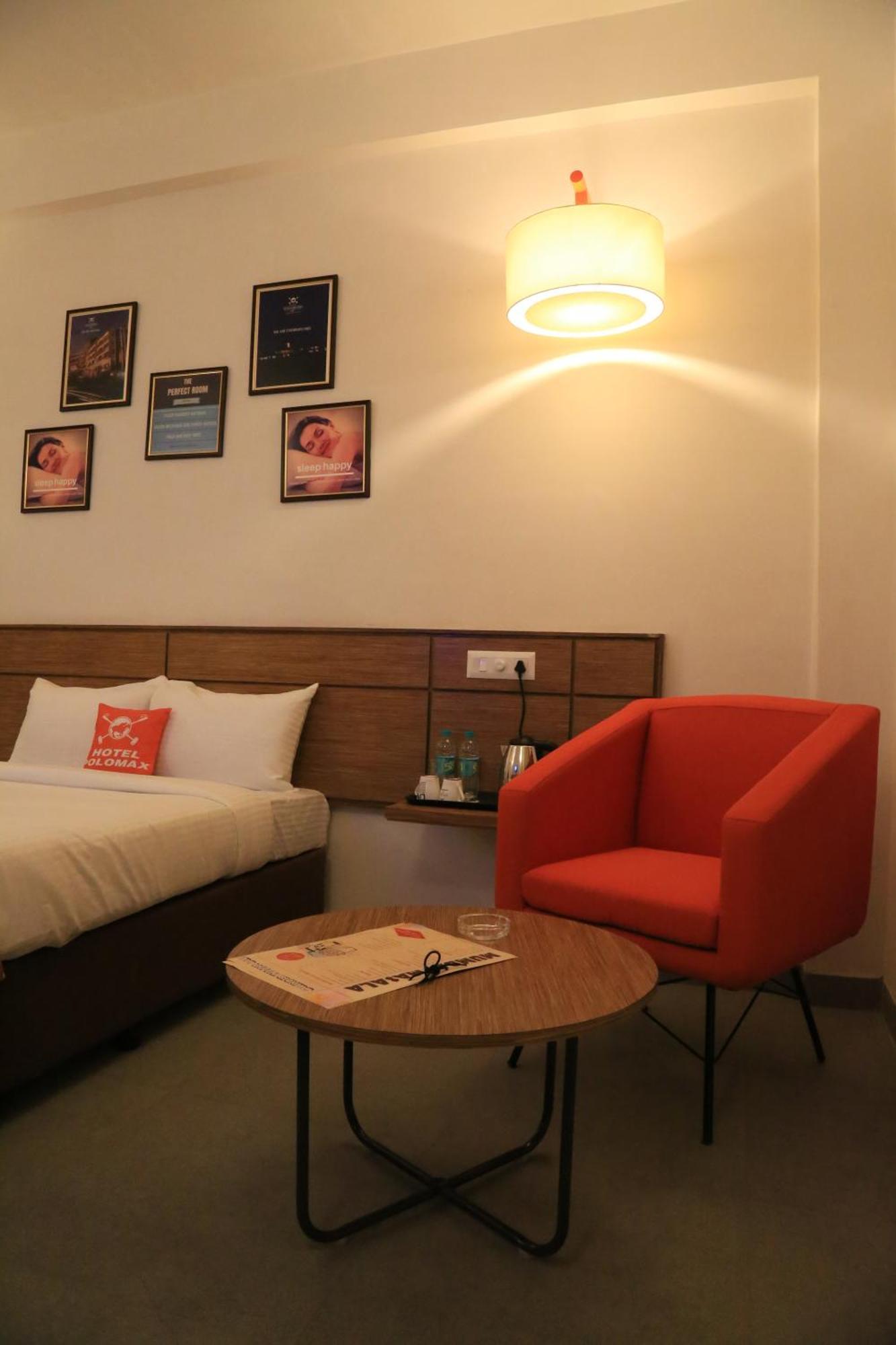 Max Hotels Джабалпур Номер фото